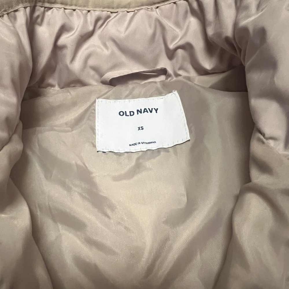 Old Navy Light Gray Puffer Vest - Picture 3 of 4